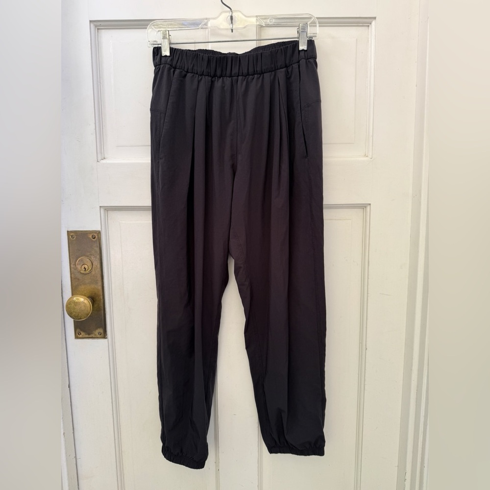 Lululemon lightweight jogger